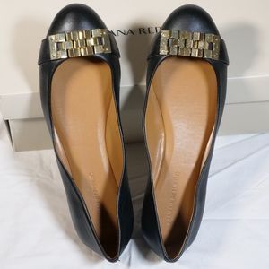 Banana Republic Aubrie Leather Flats in Black